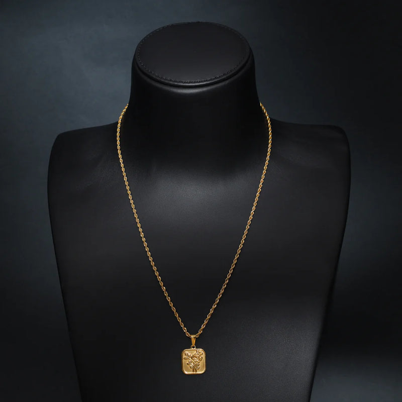 Set of rope chain with rose pendant made of stainless steel 18K gold-plated